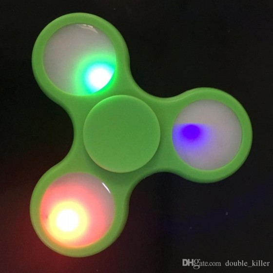 Fidget Spinner with LED Lights Toy Stress Reducer 1.5 Minutes Rotation Time Green